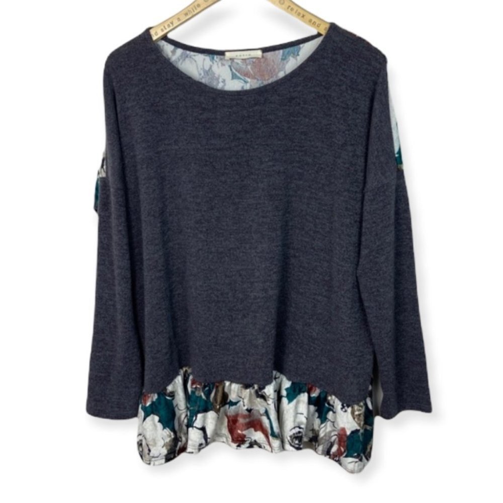 Entro Floral Long Sleeve Velvet Back Peplum Sweater Size Large Grey Top Bohemian